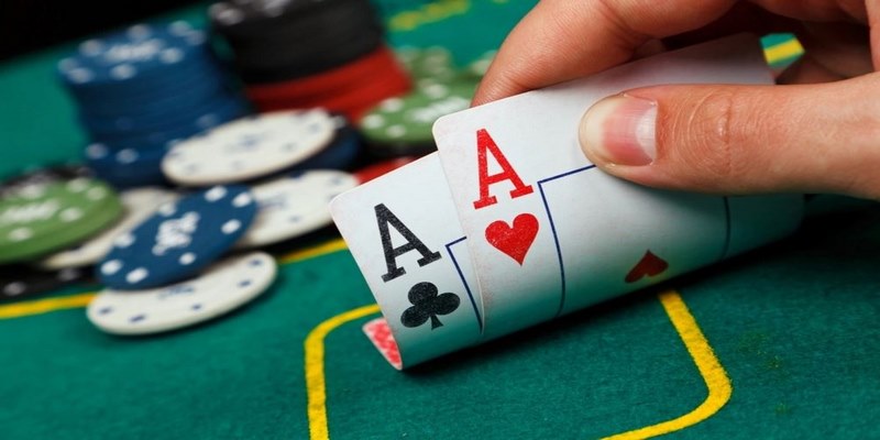 Cách Chơi Poker - Luật Và Mẹo Cơ Bản Cho Người Mới 2024